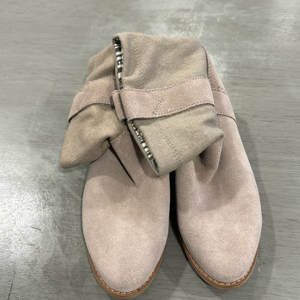 Tom’s suede boots